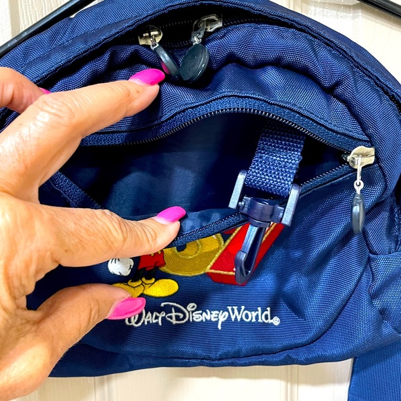 Vintage Walt Disney World 2007 blue fanny pack. P.B.1 - Picture 3 of 6